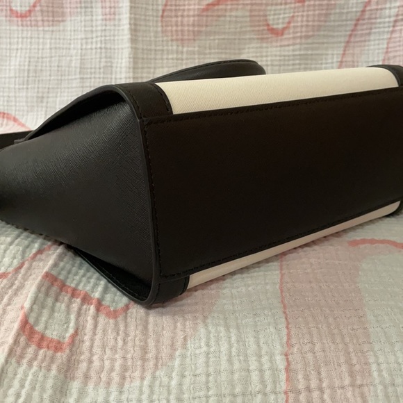 SOLD Michael Kors Crossbody NWOT Black and White - Picture 3 of 7